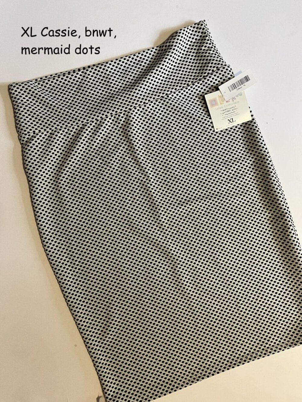 XL Lularoe Cassie pencil skirt, white with black mermaid dots